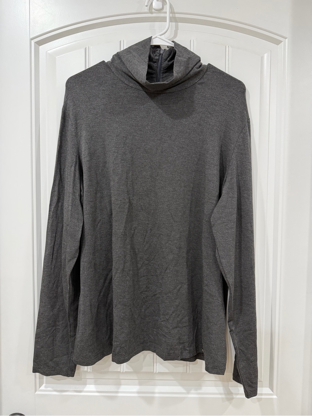 NWOT St. John Women's Charcoal Gray Long-Sleeve Turtleneck with Back Zipper